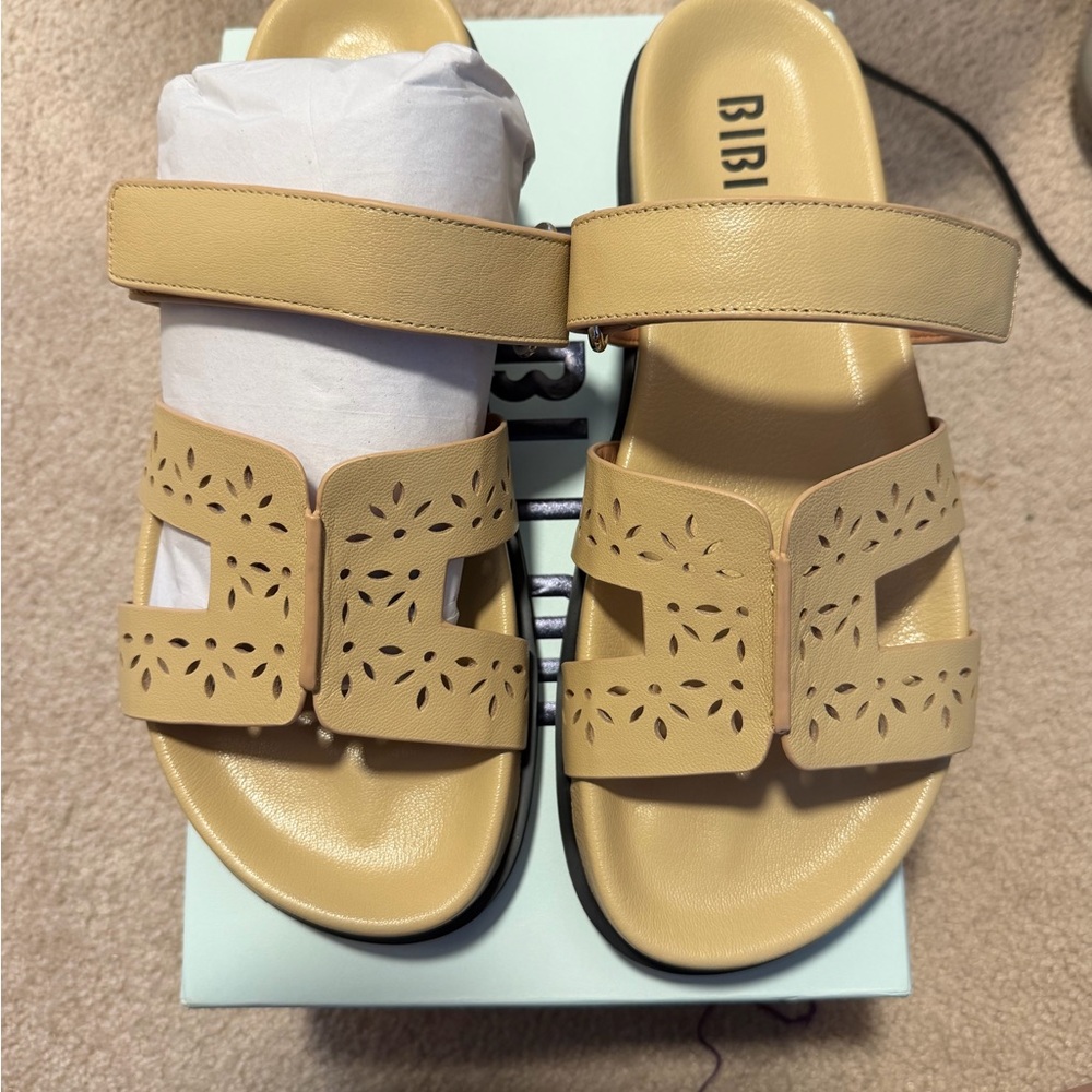 NWT BiBi Lou Yellow-Beige Laser Cut Double-Strap Slide Sandals Anthropologie
